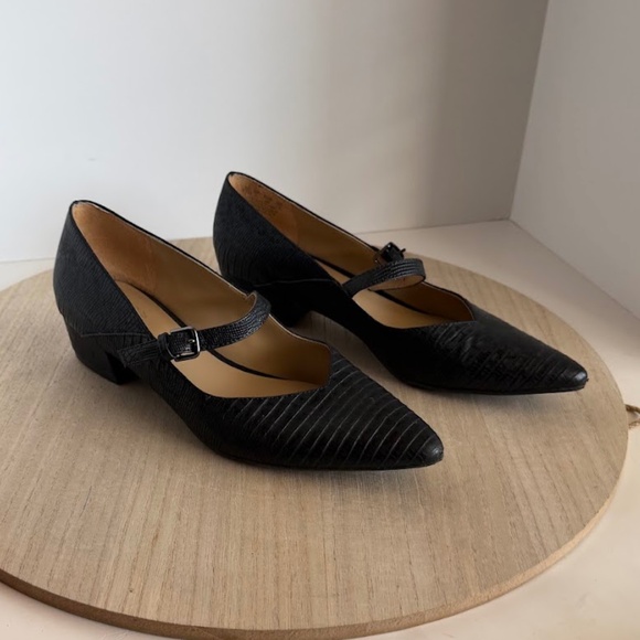 Naturalizer Shoes - Naturalizer Women’s Black Mary Jane Heels Size 8.5 Textured Faux Leather Pointed